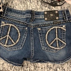 Miss Me Peace Sign Shorts Size 30